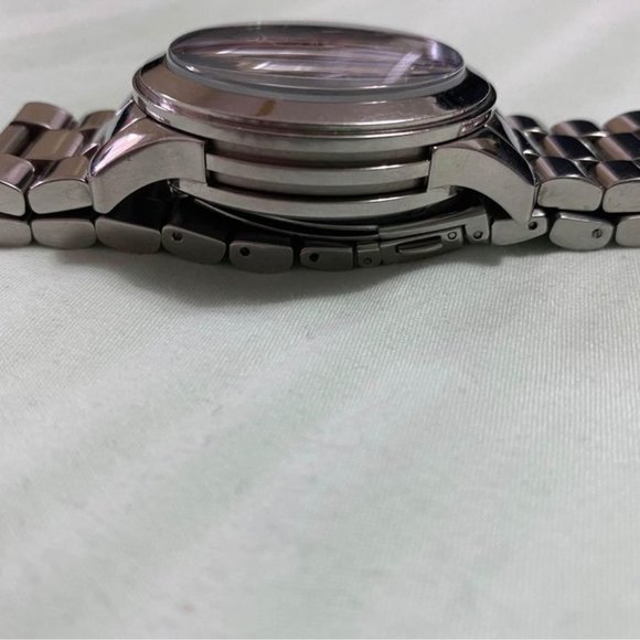 Michael Kors Stainless Steel MK5544 Runway Watch - Gently worn - Picture 10 of 10